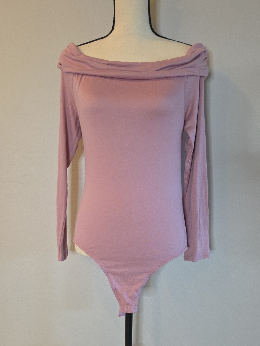Just Polly Off-the-Shoulder Long Sleeve Bodysuit in Dusty Pink Size Large NWT